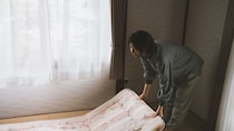 ▼とんでもないことになった…実家を売り払い、年金月15万円・元職人の父を老人ホームへ入れるも、わずか数ヵ月で「まさかの事態」。48歳息子夫婦が寝室を失い“居間に布団を敷いて眠る日々”を過ごすワケ