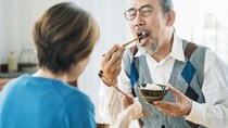 今うまいものを食わないでどうする…年金2人暮らしで〈食費月15万円超〉。大食漢・食通の65歳夫の「飽くなき欲」に妻が抱いた恐怖【FPの助言 】