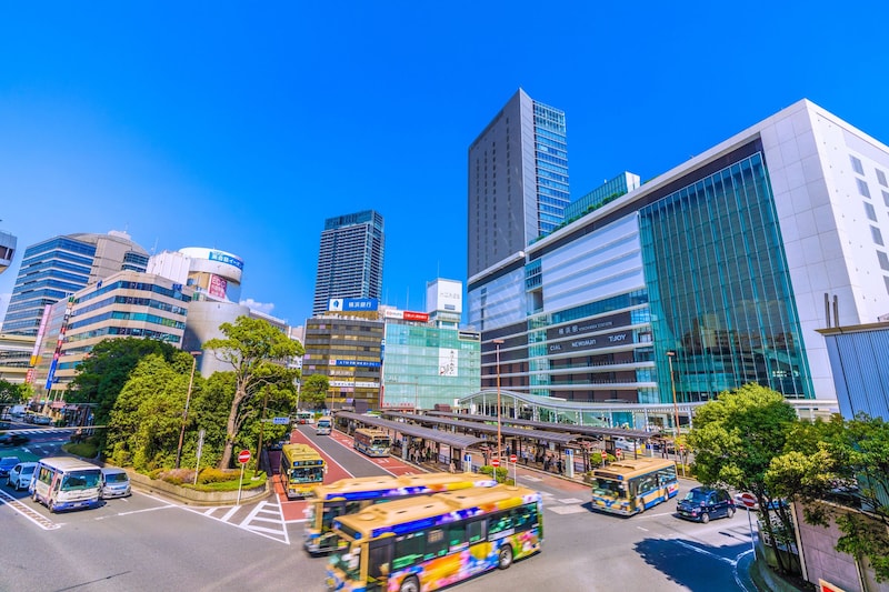 （横浜駅前／PIXTA）