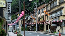 東京駅まで約90分「温泉が有名な観光地」がまさかの第1位…一都三県の〈買って住みたい街TOP3〉【ランキング】
