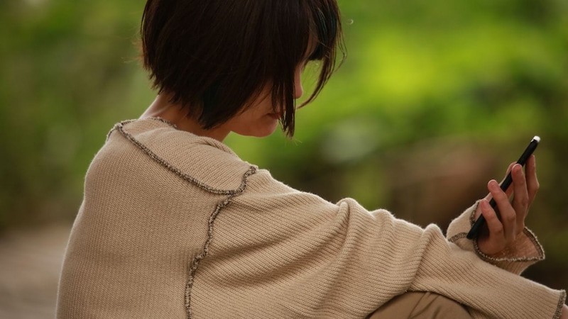 東京に行きたかったんです…地方生まれ・18歳の女子高生が軽い気持ちで頼った「奨学金240万円」。上京7年、母親に電話して大声で泣いた日