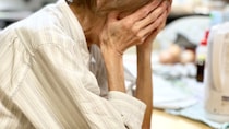 信じた私がバカだったんです…通帳も印鑑も、全部息子に任せた〈年金月15万円〉〈貯金1,000万円〉76歳母、52歳長男が電話口で放った「ひと言」に愕然