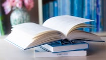 図書館で借りれば“タダ”だが…節約の達人が「本は借りずに買って読む」ワケ