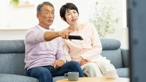 あら、もっと働けるじゃない…年金月17万円の68歳男性が「家族のため」をやめた日。きっかけはテレビを見ながら妻がつぶやいた“無神経な一言”【CFPが「在職老齢年金」制度改正のポイントを解説】
