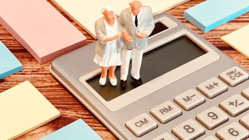 預金残高ゼロが怖くて「15万円の旅行」すら楽しめない…〈老後2,000万円〉のイメージが“時代遅れ”なワケ【FPが解説】