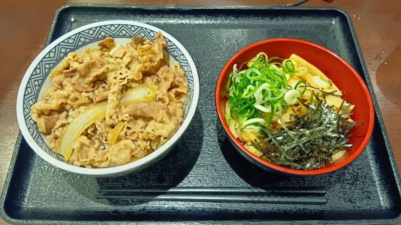 吉野家HD会長「“牛丼がうまい”だけでは生き残れない」…吉野家があえてファストフードで“本気の健康”を目指すワケ