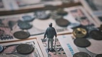 ▼年金生活に入る「リタイア世代」が直面する〈老後4,000万円〉問題…現役世代にはない〈3つの悪条件〉【FPが解説】