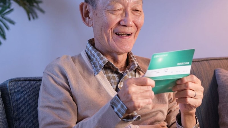 「これだけじゃ、とても暮らせない」年金月6万円に嘆く落語家だが…“これに救われている、ありがたや”と語る「もうひとつの収入源」【経済評論家が解説】