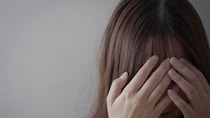 「着信だけで心臓バクバク…」休職後も鳴りやまない会社からの連絡。〈退職代行〉では終われない休職女性のSOS【社労士が「退職代行の限界」を解説】