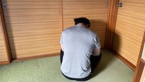 「会社員、辞めるんじゃなかった」…45歳で“億り人”になった会社員、家族の去った部屋のすみっこで“ぽつん”。早期退職・解放感に酔いしれた1年後の「まさかの現実」