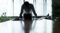 「お前は器じゃない」親族の集まりで婿を罵った年商30億円のカリスマ創業者・72歳義父の没落…45歳婿社長と実の娘が仕掛けた、株主総会での〈一斉寝返り〉
