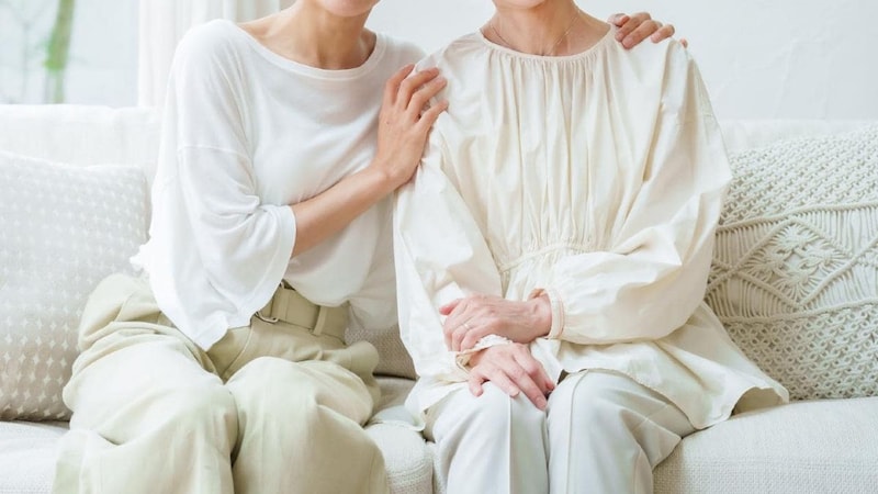 「もう、毎月10万円は送れない…」〈年金月6.5万円〉69歳母を支えてきた45歳娘。仕送り停止で見えた“親子共倒れ”の現実