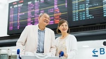私たちが？嘘でしょ…共に“元国家公務員”の安定夫婦、61歳時に「退職金3,500万円・貯蓄2,000万円」を確保。ヨーロッパ旅行を満喫、老後に胸躍らせていたが…1年後、突きつけられた「まさかの現実」に悲鳴【FPの助言】
