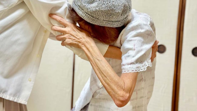 「もう家には帰れないの?」老人ホームで涙を流した〈年金月12万円・非課税世帯〉90歳母。娘が今も悔やむ“あの日の決断”