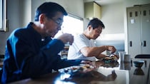 「一流大学に入れたけれど…」息子に〈教育費3,100万円〉を費やした65歳父、バイト中に“ぼやき”。老後資金ゼロの家で思い知った「我が子の教育」の残酷なリターン