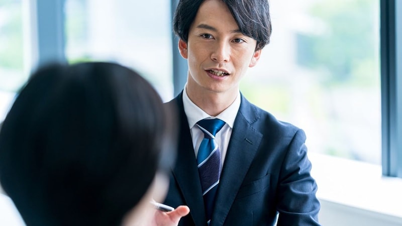 「これまでのやり方が通用しなくなってきた…」大手でトップだった40代営業職が覚えた、AI時代の危機感。黒字でもリストラされる時代に、“生き残る人”が上司との面談でぶつける〈一つの質問〉