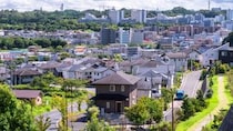 港区タワマンのローン審査に落ちました…妥協で東京郊外・始発駅に「広くて庭付き」「子育て向き」の一軒家を購入した年収1,200万円の30代夫婦、3年後に知った「絶望的誤算」【FPの助言】