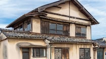 築40年の木造家屋でも相続税がかかる謎…所得税は“実質価値ゼロ”なのに相続税は「最低20％」になる、一見不合理な「固定資産税ルール」【税理士が解説】