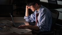 「今頑張らないと社会から見捨てられる」20代を仕事一色で駆け抜けた会社員の焦燥。28歳での転機、それまでの“全力前提”が音を立てて崩れた日