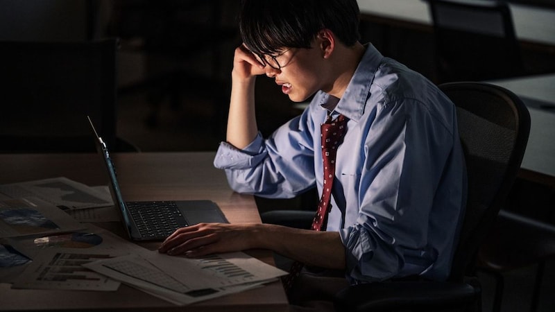 「今頑張らないと社会から見捨てられる」20代を仕事一色で駆け抜けた会社員の焦燥。28歳での転機、それまでの“全力前提”が音を立てて崩れた日