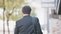 ささやかな老後の夢、散る。〈小遣い月3万円〉真面目な62歳会社員、“家族のために働いてきた”はずが…妻が差し出した通帳「とんでもない中身」