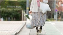 「私は大丈夫」と笑いながら…〈年金月12万円〉エアコンは最小限、擦り切れた服を着続ける81歳母。長男を驚愕させた“まさかの通帳残高”