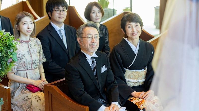 「おばあちゃんのことは呼んでない…」一人だけ孫の結婚式に招待されなかった〈資産8,000万円の81歳祖母〉、悪気ない孫差別の末路