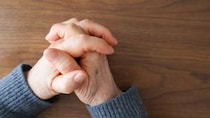「下の世話までしたのよ!?」通夜の席に響いた65歳・長男の妻の怒号。義父の介護を一切しなかった58歳義妹と〈遺産3,000万円〉の相続で大喧嘩【元社会福祉士FPが警告】