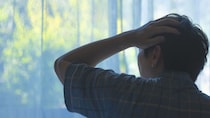 「家賃補助がないと無理…」〈退職金2,000万円・年収1,200万円〉65歳男性、充実した東京暮らしを手放し〈年金月8万円の母〉が住む実家へ「Uターン移住」の現実【CFPが解説】