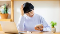 「銀行に勧められて…」「手続きのつもりが…」退職金や相続で大金を手にした5人。共通する〈後悔の理由〉【CFPが警告】