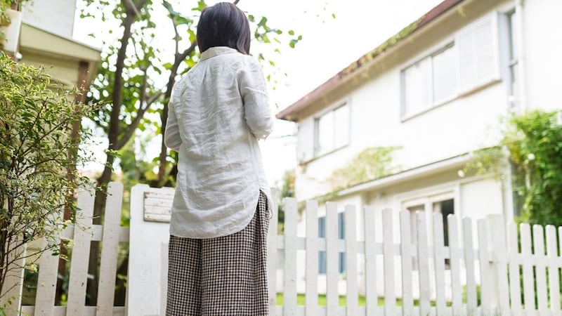 不仲なお隣さんから届いた「封書のお願い」…無下に断ると、将来我が家が「買い叩かれる」かもしれない理由【土地家屋調査士が解説】