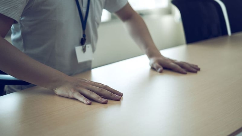 「私の仕事を奪う気ですか？」月収65万円・37歳課長が絶望。月収40万円・49歳ベテラン社員の〈陰湿なサボタージュ〉…3週間のタスク遅延の末に放たれた“衝撃の言い訳”