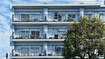 ▼「あぁ、東京に戻りたい…」年金月24万円・65歳夫婦の後悔。「築45年の分譲団地」購入で高い家賃から解放も、4倍になった「修繕積立金」に唖然▼