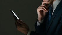 手取り24万円・29歳男性、「月80時間のサビ残」と「陰湿パワハラ」で休職。後日、上司から届いた〈口止め料100万円〉の誓約書【弁護士が警告】