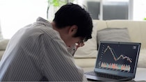 「配当金で年金を補うはずが…」新NISAで〈米国高配当株〉を買い続けた50代サラリーマン。「取得価格0円」で“強制退場”させられたワケ【CFPが解説】