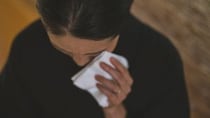 「治験」で、治療費の心配はなかったんですが…51歳夫をがんで亡くした51歳妻の想定外。夫の死後、矢継ぎ早に届いた「500万円の請求書」【FPが解説】