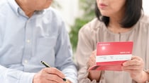 定年後も働くシニア世代に朗報…「年収200万〜665万円層」は所得税が大幅軽減。〈令和8年税制改正〉で世帯の手取りを底上げするポイント【CFPが解説】