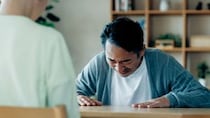 夫「すまん、働いてくれ…」→「今さら無理よ！」と断固拒否の専業主婦歴40年・61歳妻に懇願。退職金3,000万円を受け取った大企業元本部長の69歳夫が、妻に頭を下げた理由【FPが解説】