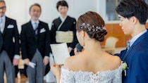 貯金200万円・年金21万円・市営住宅住まいの67歳夫婦、38歳一人娘の結婚式に号泣も…「親への手紙」で開いた口が塞がらなかったワケ【FPが解説】
