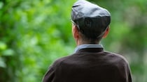 「馬鹿な使い方をしたもんです」…〈貯金350万円〉60歳男性、絶縁の父から転がり込んだ6,200万円に歓喜。高級マンション、海外旅行…夢の生活の〈終着駅〉