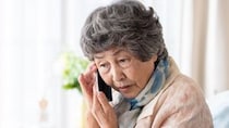 「仕送りしてほしいの」…75歳母の催促で実家へ駆けつけた息子、〈通帳の引き落とし履歴〉に絶句。年金月15万円を食いつぶした“まさかの正体”【CFPの助言】