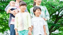 〈世帯年収2,000万円〉3人の子を育てる44歳妻、夫の急逝で「遺族基礎年金ゼロ」に落胆も…「え、そんなにもらえるんですか？」受給見込み額が“激変”するワケ【社労士FPが解説】