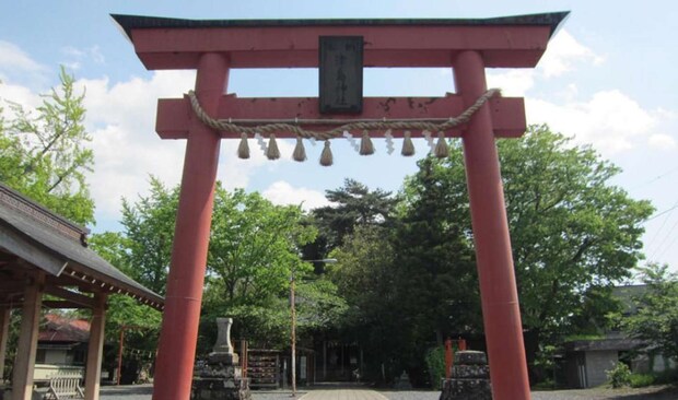 津島神社の鳥居（画像は津島神社公式サイトより）