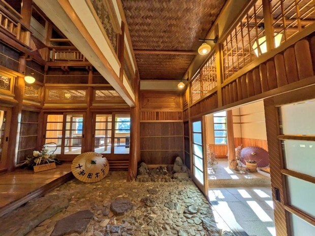 十和田ホテル・内装（「泊まれる文化財の世界『お宿図鑑』著者」（＠rninopon）吉宮 晴紀さんの投稿より）