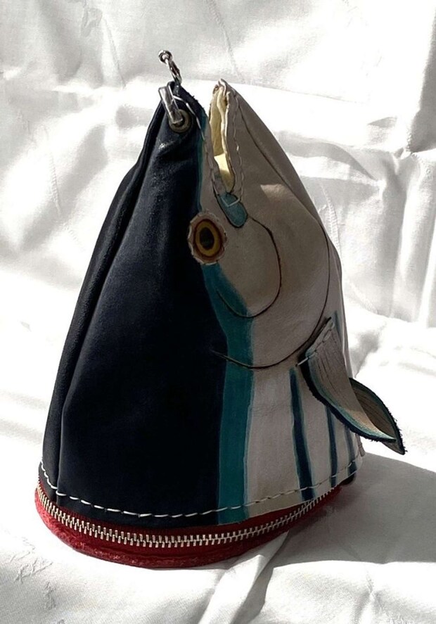 ふるさとチョイスより（製造：KRSカスタム・サドル）