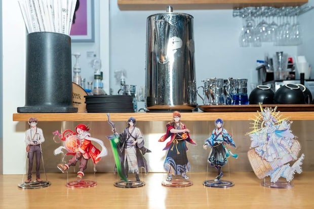 お店には「燈の守り人」のアクスタもあった(画像提供:日本財団「海と灯台プロジェクト」)