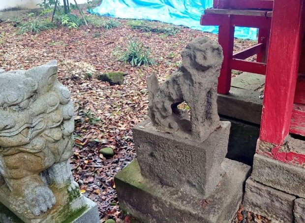 向かいの狛犬(画像は幣束@goshuinchouさんの投稿より)