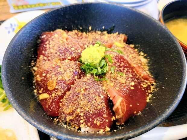 鰹丼 「琵琶湖の水産業を本気で何とかする会」(@BiwakoLover)の投稿より