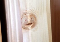 めっちゃいい顔してる...　ホームセンターに売ってた「笑う木材」の姿がこちら