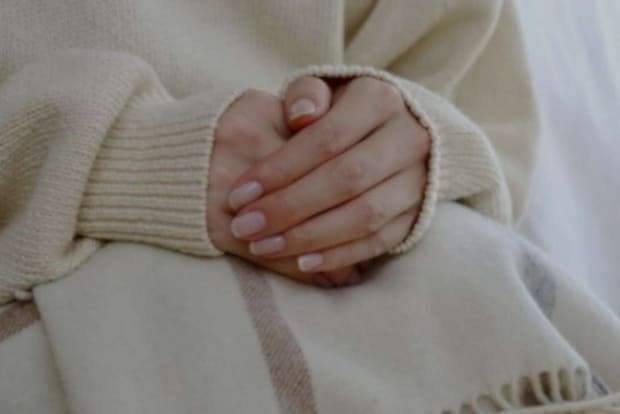 避難所にて（画像はphotoACより）